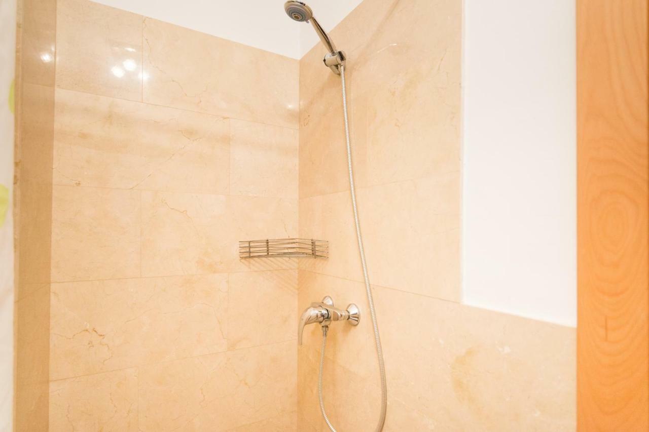 A Dos Pasos De Todo Apartment Malaga Bagian luar foto